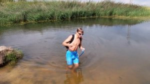 КАК ДЫШАТЬ ПОД ВОДОЙ ДОЛГО?! HOW TO BREATHE UNDERWATER?! АКВАЛАНГ СВОИМИ РУКАМИ - DIY + ПРЕЗЕРВАТИВ