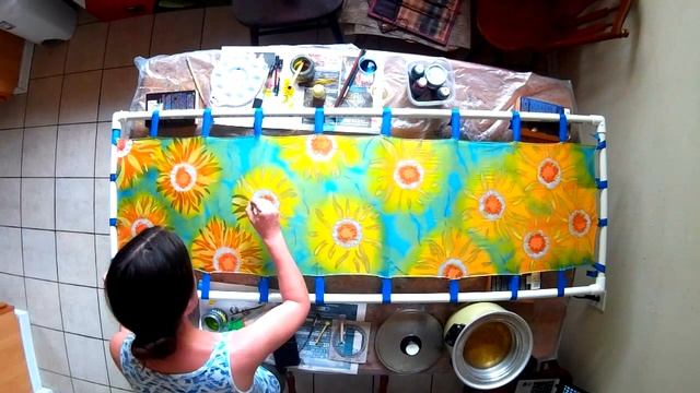 Hot wax Batik Tutorial. Sunflowers Hand-painted Scarf Timelapse/ Горячий батик Таймлапс смотреть онлайн
