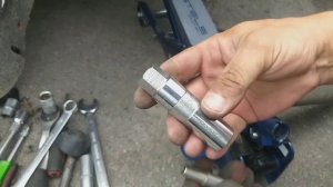 SKODA A5 СТУК В ЗАДНЕЙ ЧАСТИ