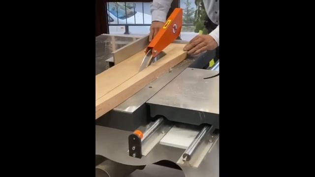 Продольное пиление на станке WoodTec C 75 NEW смотреть онлайн