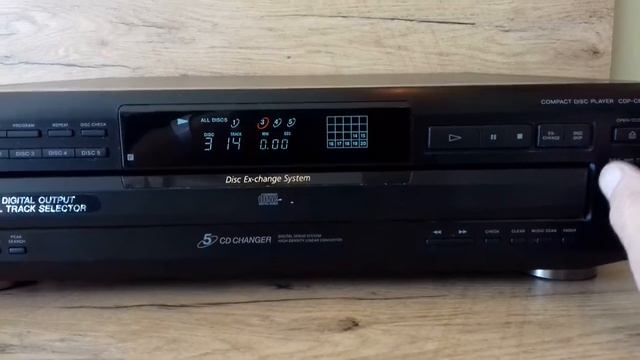 SONY CDP-CE315 смотреть онлайн