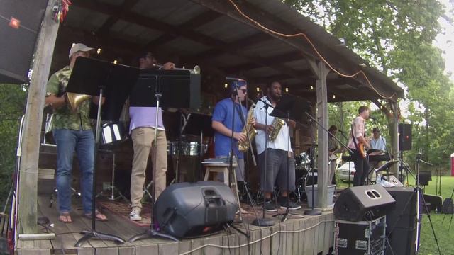 Getaway (Earth, Wind & Fire) by 180 Funk & The Supreme Court Jesters смотреть онлайн