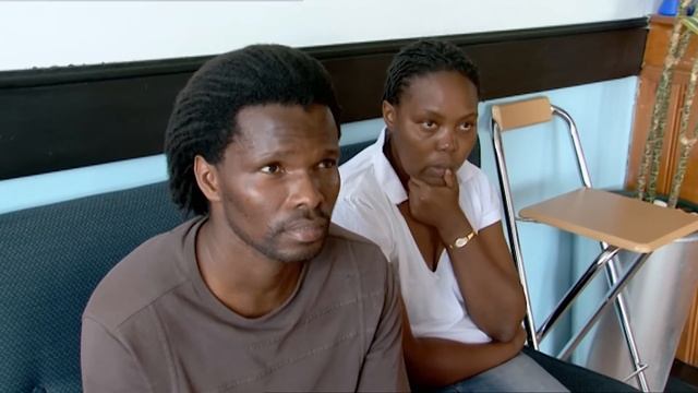 UK Border Force Customs Agents Protect Against Smugglers | Locked Up Abroad смотреть онлайн