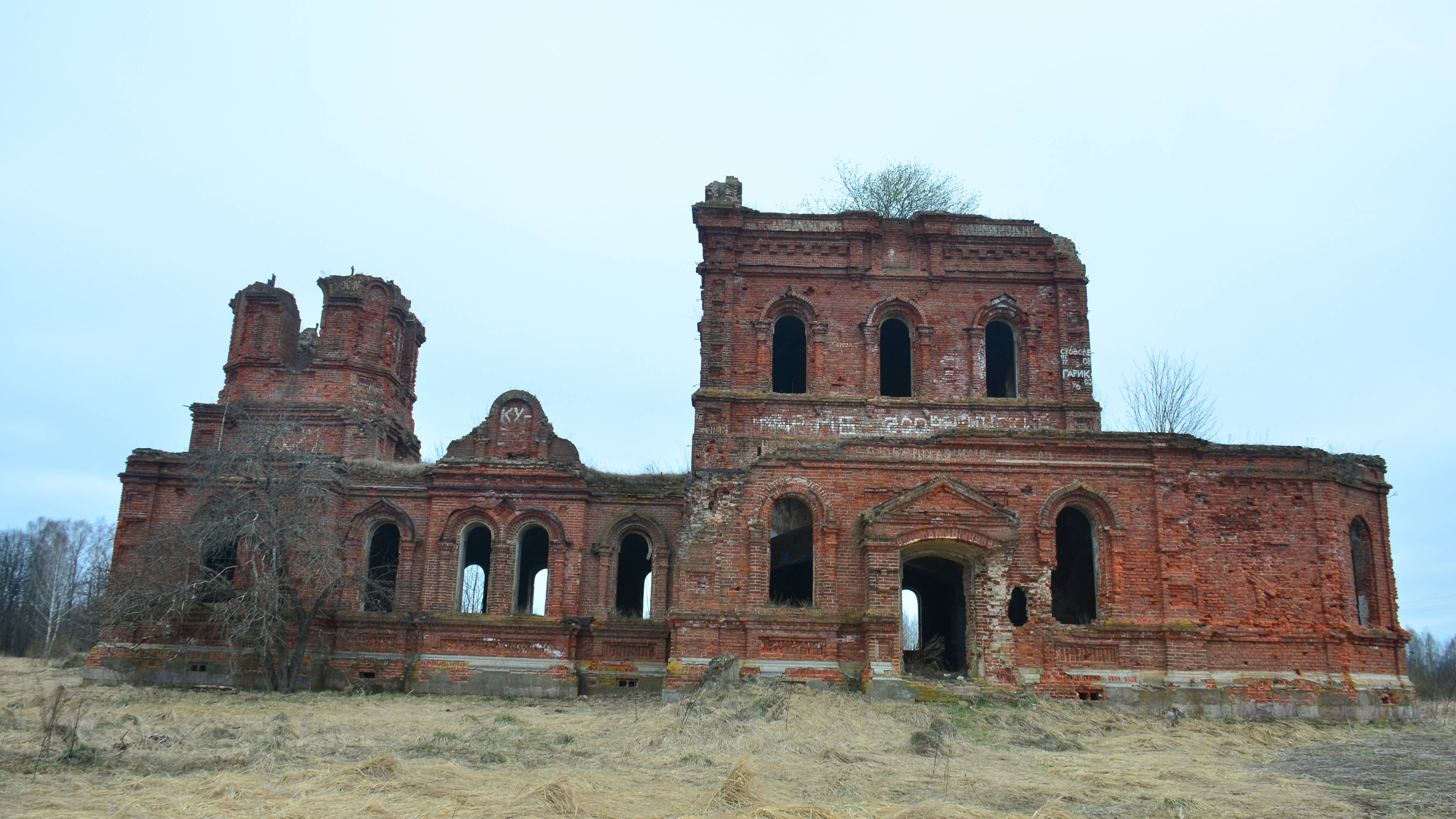 Заброшен среди полей. Храм в Полуево. Смол. обл. смотреть онлайн