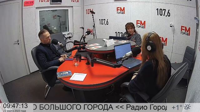 Совсем близко весенние каникулы, самое время отправиться в небольшое семейное путешествие. смотреть онлайн