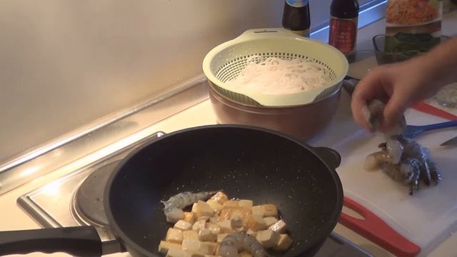 Лапша Пад Тхай (Pad Thai)