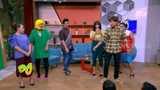 TERSINGGUNG, Mpok Alpa EMOSI Pada Rizki Inggar | OPERA VAN JAVA (11/10/18) Part 2 смотреть онлайн