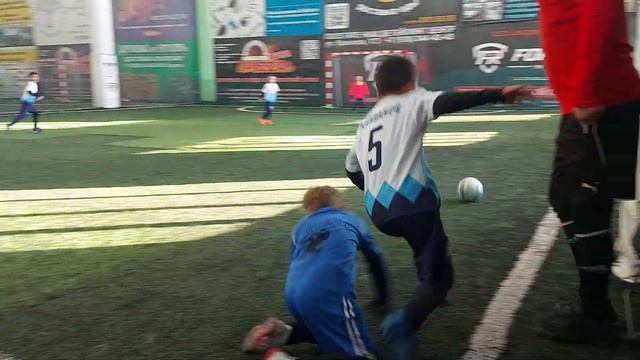 2016 г.р. ДФК «Марион» 7-2 ДФК «Инкомспорт-2». 2 тайм. 13.01.2024 смотреть онлайн