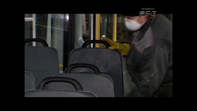 В Братске проводят дополнительную обработку автобусов и троллейбусов смотреть онлайн