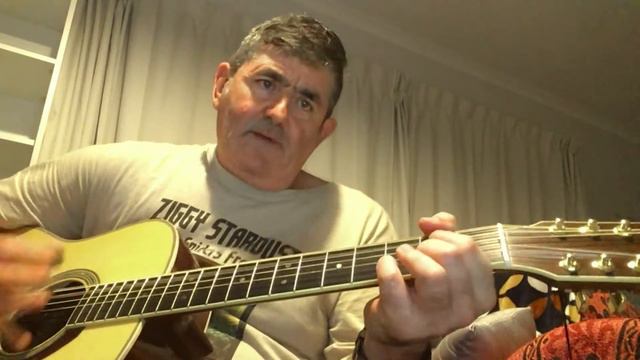 Give a Little Bit -12 String - Cover смотреть онлайн