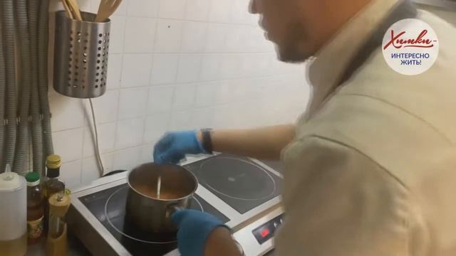 Русская кухня - Томатный суп с фрикадельками и сырными шариками смотреть онлайн
