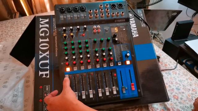 YAMAHA MG10XUF MIXER | WHAT IN THE BOX? смотреть онлайн
