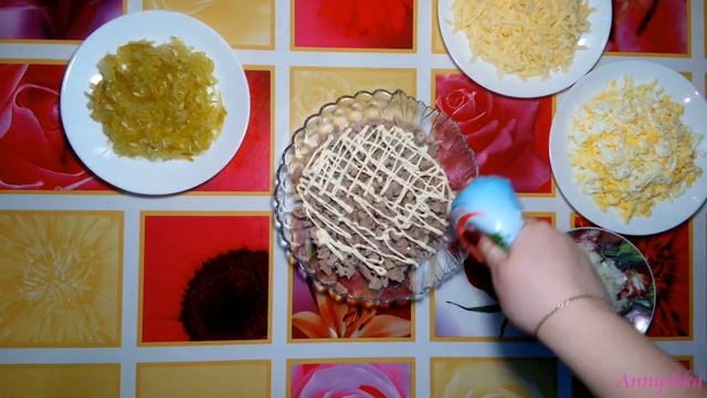 Салат с отварным мясом и солеными огурцами. Вкусно и просто! смотреть онлайн