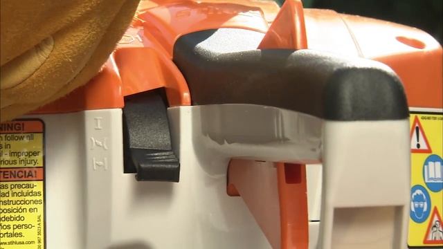 HS Throttle Trigger Lock | STIHL Product Feature смотреть онлайн