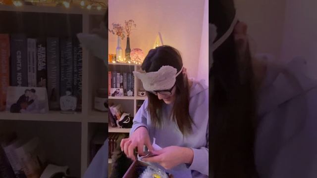 Распаковка посылки от подруги с персонажами манхв/аниме/Genshin impact смотреть онлайн