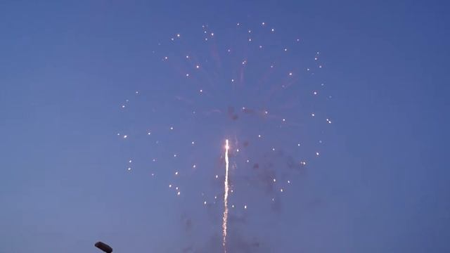 Салют! ТРЦ "Аура" в Новосибирске 3 года!!! УРА! УРА! УРА! смотреть онлайн