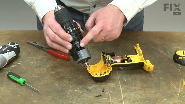 DeWalt Cordless Drill Repair - How to Replace the VSR Switch смотреть онлайн