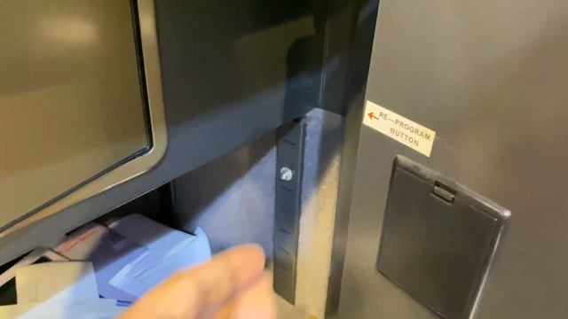 How to reset the password or lock on your safe locker ?#safety #safelocker #locker #reset смотреть онлайн