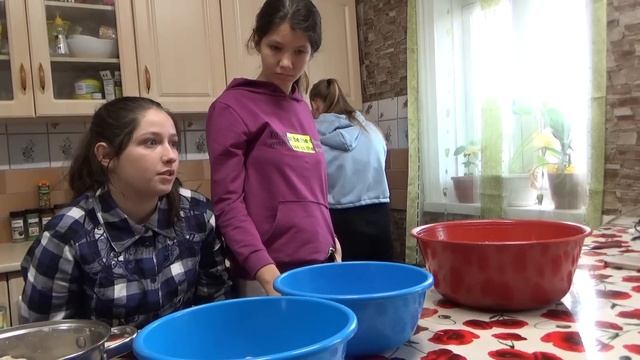 Мама с папой молодожёны