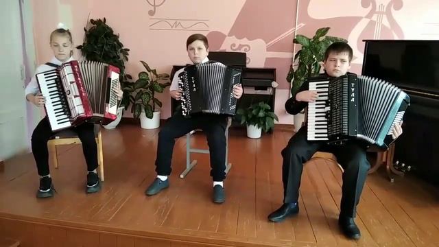 Трио. Малявко Юля 4 кл.,Кругликов Егор 2 кл.,Полторухо Алексей 1 кл. Б.Н.П. "Перепёлочка" 1 м. 35 с смотреть онлайн