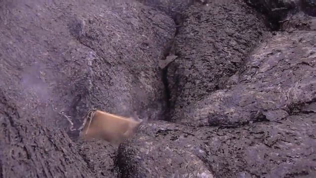 Что случится с айфоном если его бросить в лаву смотреть онлайн