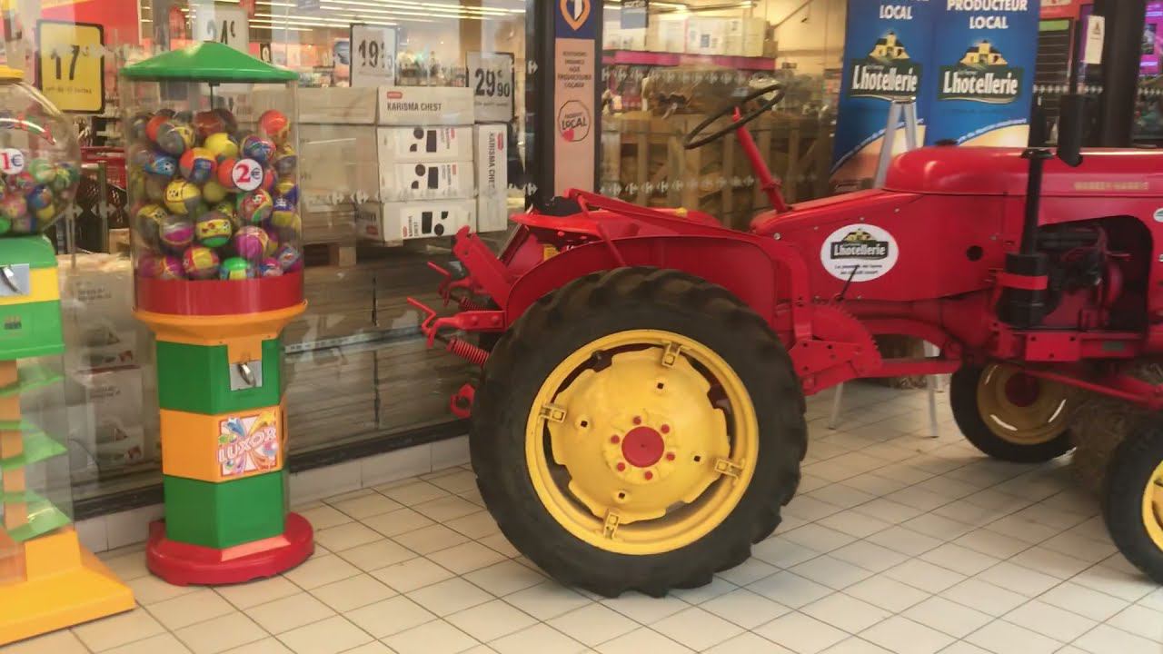 Трактор в СУПЕРМАРКЕТЕ!Чуть не прошли мимо!! смотреть онлайн