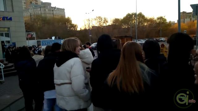 ЧТО ЗА СТРАННАЯ ТУСОВКА? ОЧЕРЕДЬ В ...РАКЕТУ? ТАК ДЕЙСТВУЕТ ПУШКИНСКАЯ КАРТА или? #ОМСК смотреть онлайн