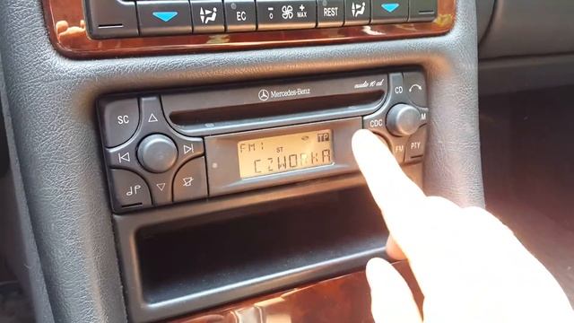 Mercedes Audio 10 CD Alpine MF2910 AUX input смотреть онлайн