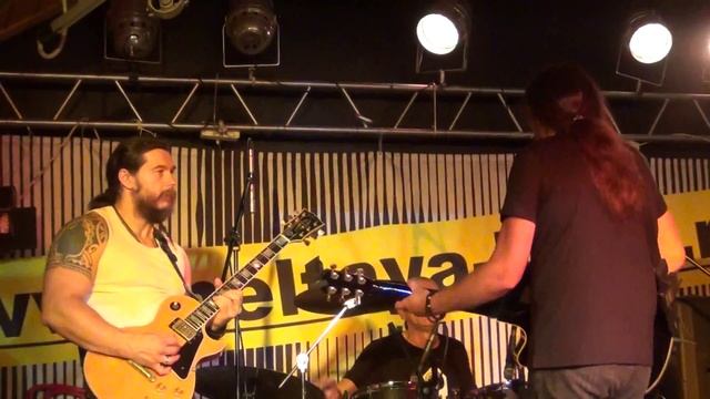 КАЛИНОВ МОСТ "Я три года дома не был" смотреть онлайн