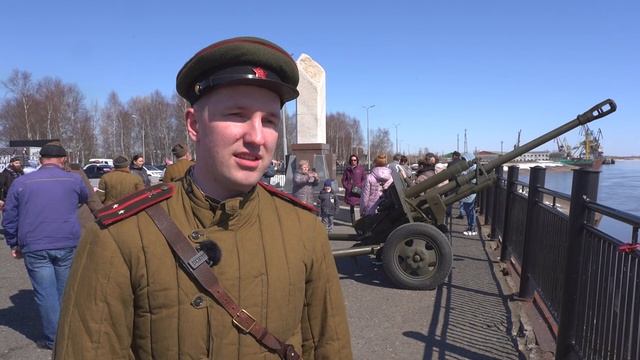 Полуденный залп: «Зося» помогает сургутянам почтить память ушедших на фронт югорчан смотреть онлайн