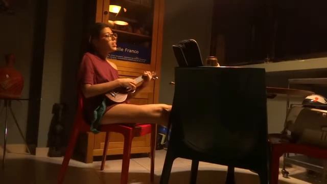 Riptide — Vance Joy (Ju Chuva Ukulele Cover) смотреть онлайн