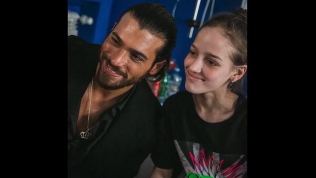 CAN YAMAN AND DEMET ÖZDEMİR TALKED TO THE REPORTERS WHILE LEAVING THE NIGHTCLUB! смотреть онлайн