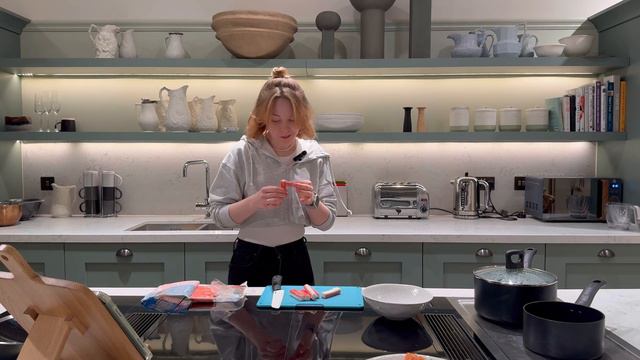 Готовить роллы и онигири дома проще, чем ты думаешь | Приготовила кучу роллов из 400 грамм риса смотреть онлайн