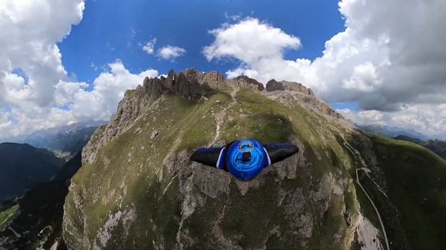 The "Saddle Line" at Sass Pordoi смотреть онлайн