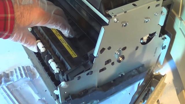 HP Laser Jet 5L jam in fuser area ruined Film sleeve смотреть онлайн