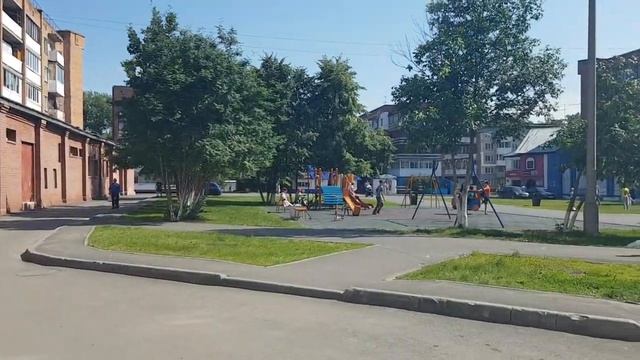 г. Кемерово, ул. Халтурина 37а_у входа смотреть онлайн