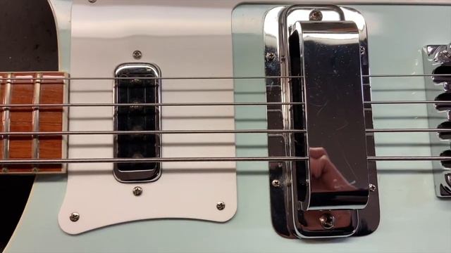 '04 Rickenbacker 4003 “Color Of The Year” Blue Boy | Review & Demo! смотреть онлайн