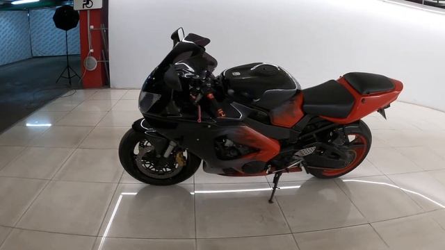 Honda CBR 900RR Fireblade 2001 смотреть онлайн