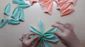 Цветок из салфеток