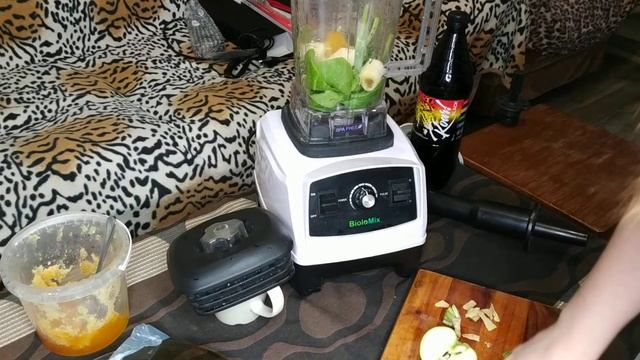 Блендер или Кухонный Комбайн Biolomix с AliExpress. Колет даже лёд. 2200 Вт. Как я делаю смузи смотреть онлайн
