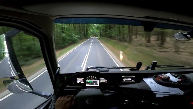 Descarcare Michelstadt germany Trucker driving Volvo FH 500 смотреть онлайн