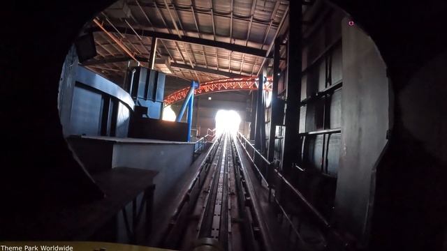 Superman Escape On Ride POV - Warner Bros. Movie World смотреть онлайн