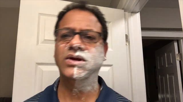 Gillette Mach3 v. Mach3 Turbo | Day 8 #ShaveWars смотреть онлайн
