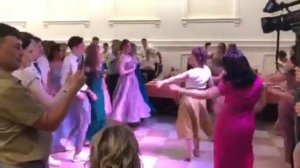 Флешмоб от родителей детям на выпускной