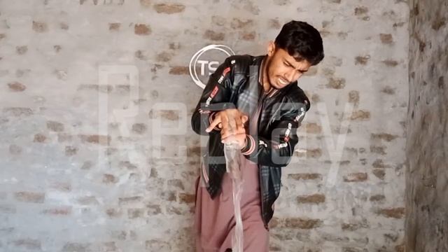 Bottle breaking trick | how to break a bottle | A wonderful Experiment смотреть онлайн