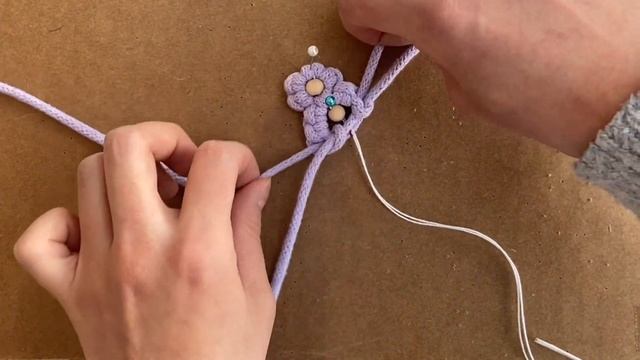 DIY | Macrame "Flower Hour" keychain tutorial | llaveros en macrame | 마크라메 꽃 키링 смотреть онлайн