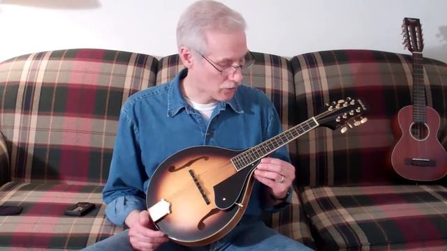 Ohana Tiple v. Mandolin смотреть онлайн
