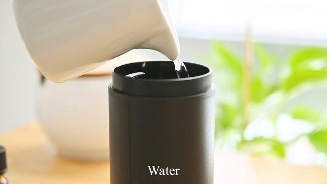 Portable Aroma Diffuser | Stadler Form Lucy Black