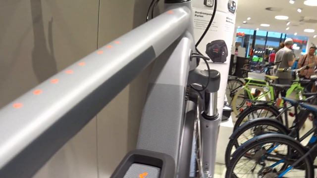 Cube CROSS HYBRID ONE 400 grey´n´orange Modell 2017 смотреть онлайн