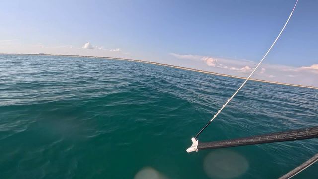 Слабый ветер, море, кайт. смотреть онлайн